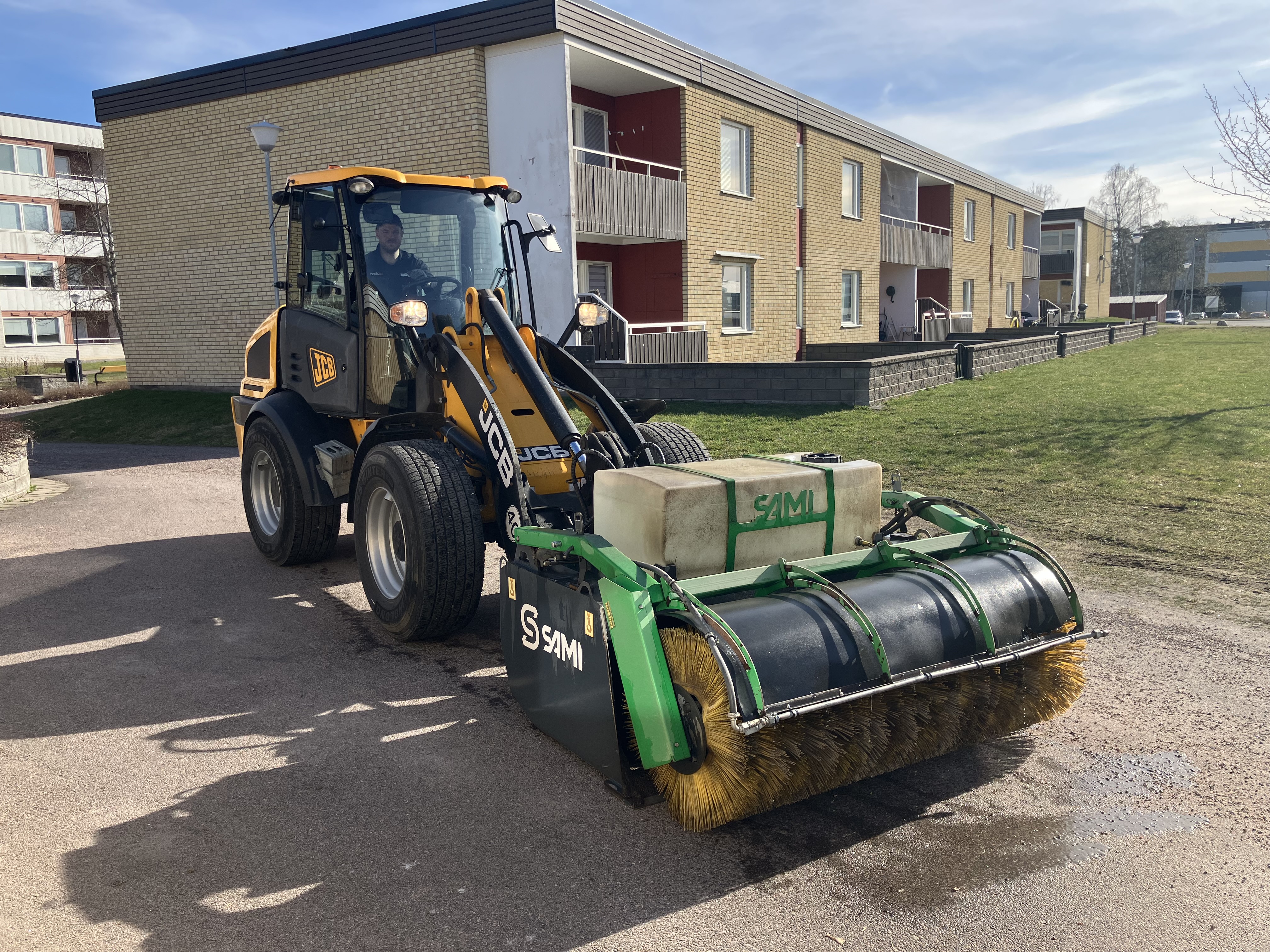 Vårstädning, sopmaskin